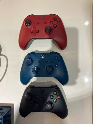Xbox One + 9 juegos + 3 mandos