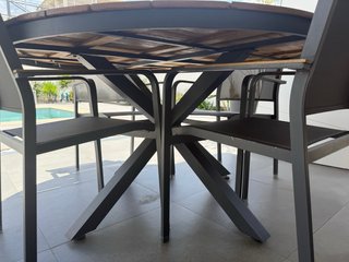 Mesa redonda exterior + 6 sillas