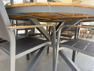 Mesa redonda exterior + 6 sillas