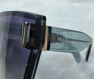 Gafas de sol Prada pantalla celeste y plateado