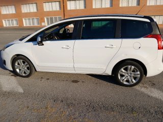 Peugeot 5008 2016