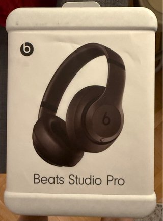 Beats Studio Pro Marrones