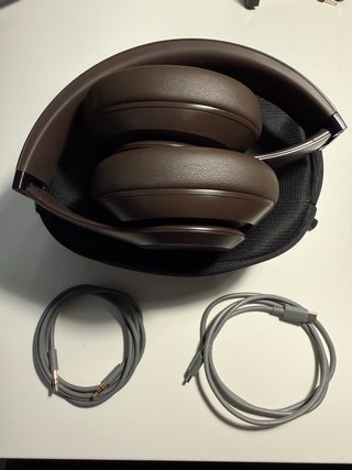 Beats Studio Pro Marrones