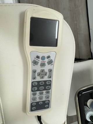 2 Sillones de pedicura con sistema de hidromasaje
