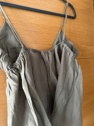 Top Zara tirantes verde oliva
