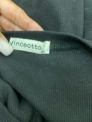 Vestito nero aderente con cut-out