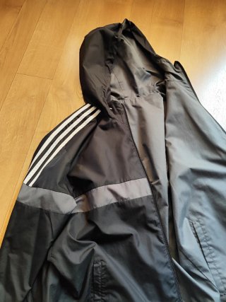 Chaqueta Adidas Verano Negra y Gris