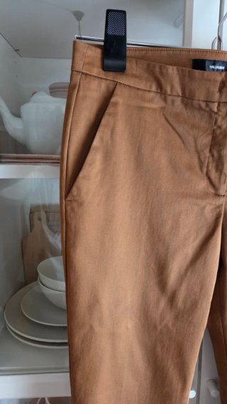 Pantalón marrón talla 36