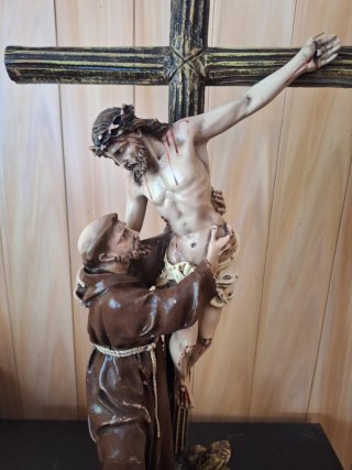 Figura Abrazo San Francisco y Cristo