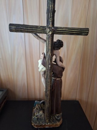 Figura Abrazo San Francisco y Cristo
