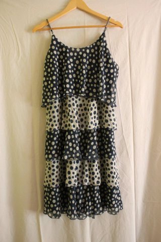Vestido lunares volantes