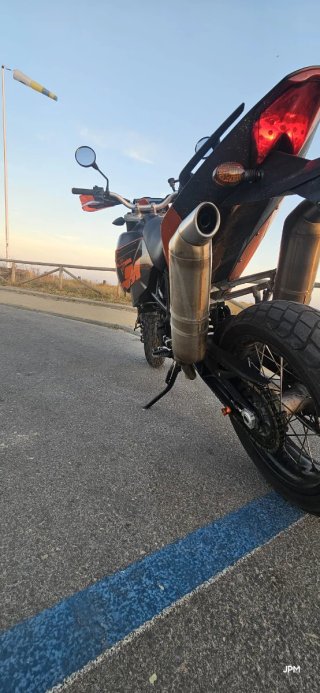 KTM 690 SM Supermoto Naranja/Negra