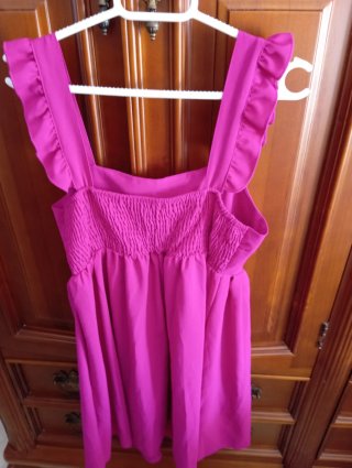 Vestido fucsia niña volantes
