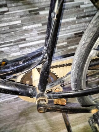 Bicicleta Clásica Negra con Cesta.