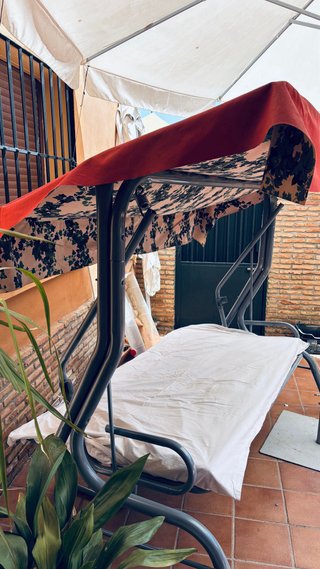 Balancín de jardín convertible en cama