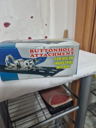 Accesorio de máquina   industrial,hace OJALES
