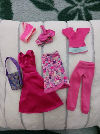 Ropa de Barbie: Vestido, Falda y Accesorios