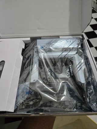 ASUS ROG Strix B660-A Gaming WiFi D4