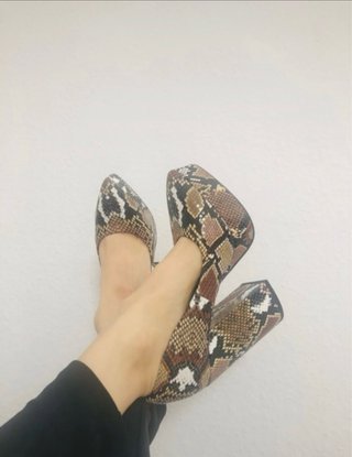 Tacón plataforma estampado serpiente