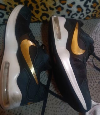 Deportivas Nike Air Max Mujer Negro/Dorado