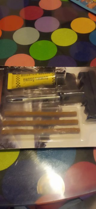 Kit Reparación Neumáticos Universal