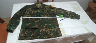 Chaqueta militar camuflaje