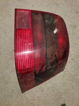 Faro trasero derecho Golf 4