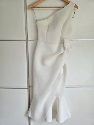 Vestido fiesta blanco asimétrico