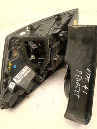 PILOTO TRASERO IZQUIERDO PEUGEOT 3008 BH01 981047
