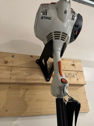 Supporto a Parete per Decespugliatore STIHL FS