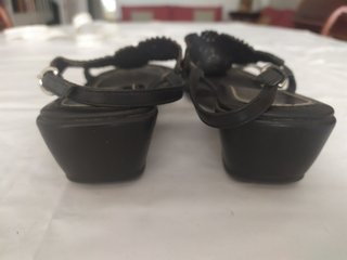 Sandalias Geox negras Mujer. 38