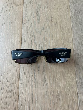 Occhiali da sole Emporio Armani neri con custodia