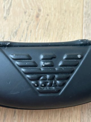 Occhiali da sole Emporio Armani neri con custodia