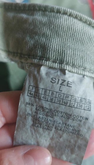 Pantalón vaquero verde