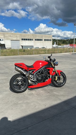 Triumph Speed Triple 1050