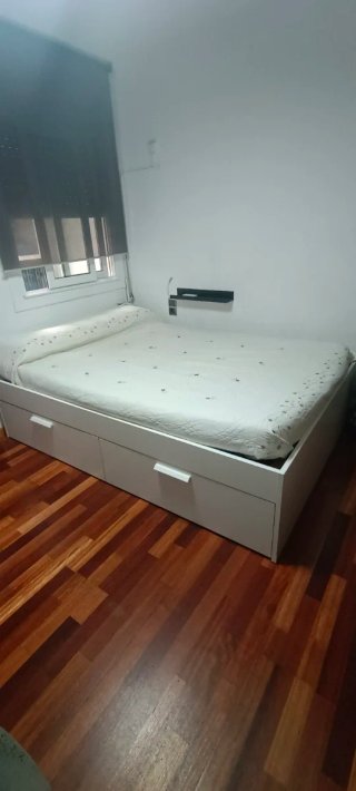 Cama Matrimonio con Cajones como nueva.