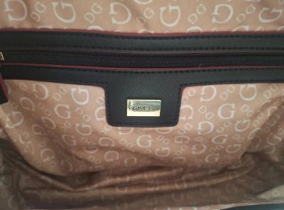 Bolso Guess Negro con Neceser