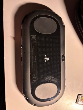 Sony PS Vita Negra + Funda + Juego