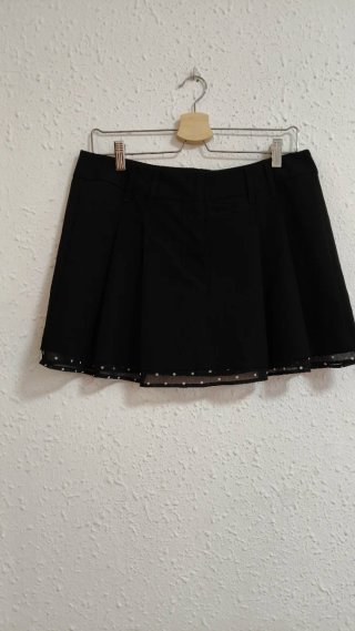 Falda negra con volantes de lunares,tipo colegiala