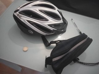 Casco Bell bici gris y negro