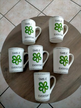 Set Tazze nuove e usate Smile Everyday Fiore Verde
