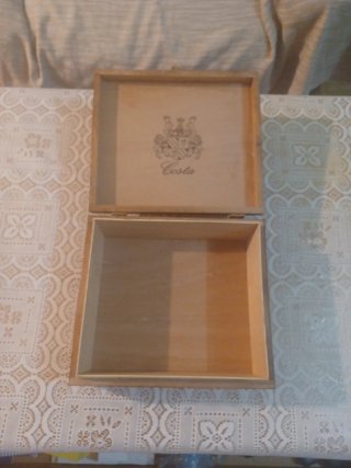 Caja de madera y cuero