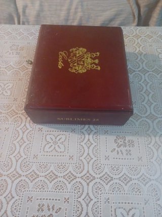 Caja de madera y cuero