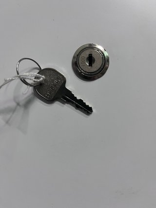 Cerradura Hafele para armario con llaves