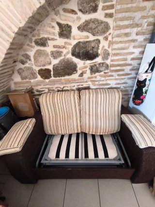 Sofá Cama 2 Plazas.  Urge por falta de espacio!!