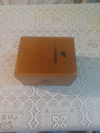 Caja de madera decorada