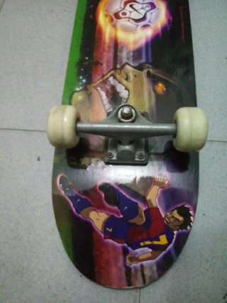 Patinete deportivo con diseño de fútbol