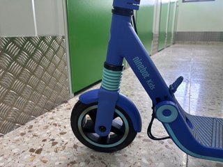 Patín eléctrico Ninebot Kids azul