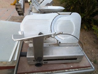 Cortadora de fiambre profesional manconi
