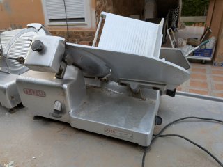 Cortadora de fiambre profesional manconi